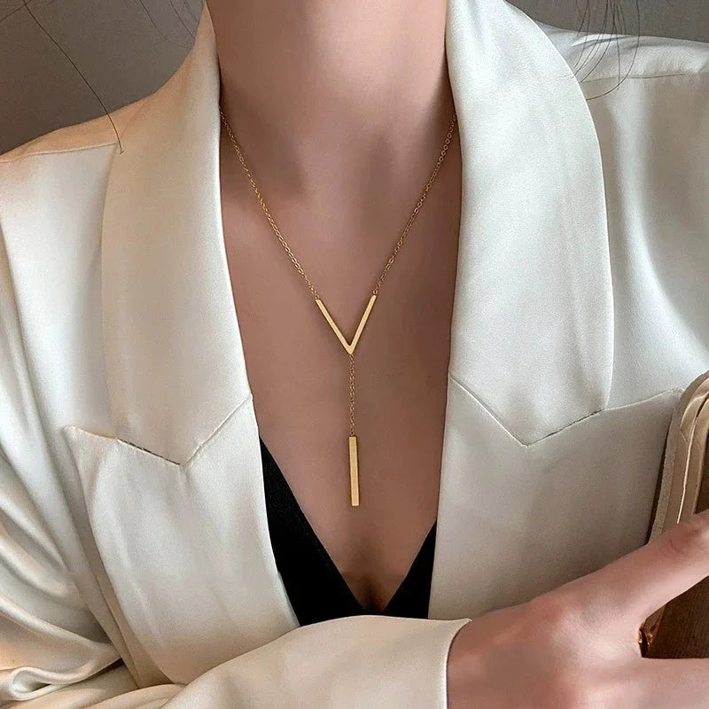 V-Shaped Necklace Volleria