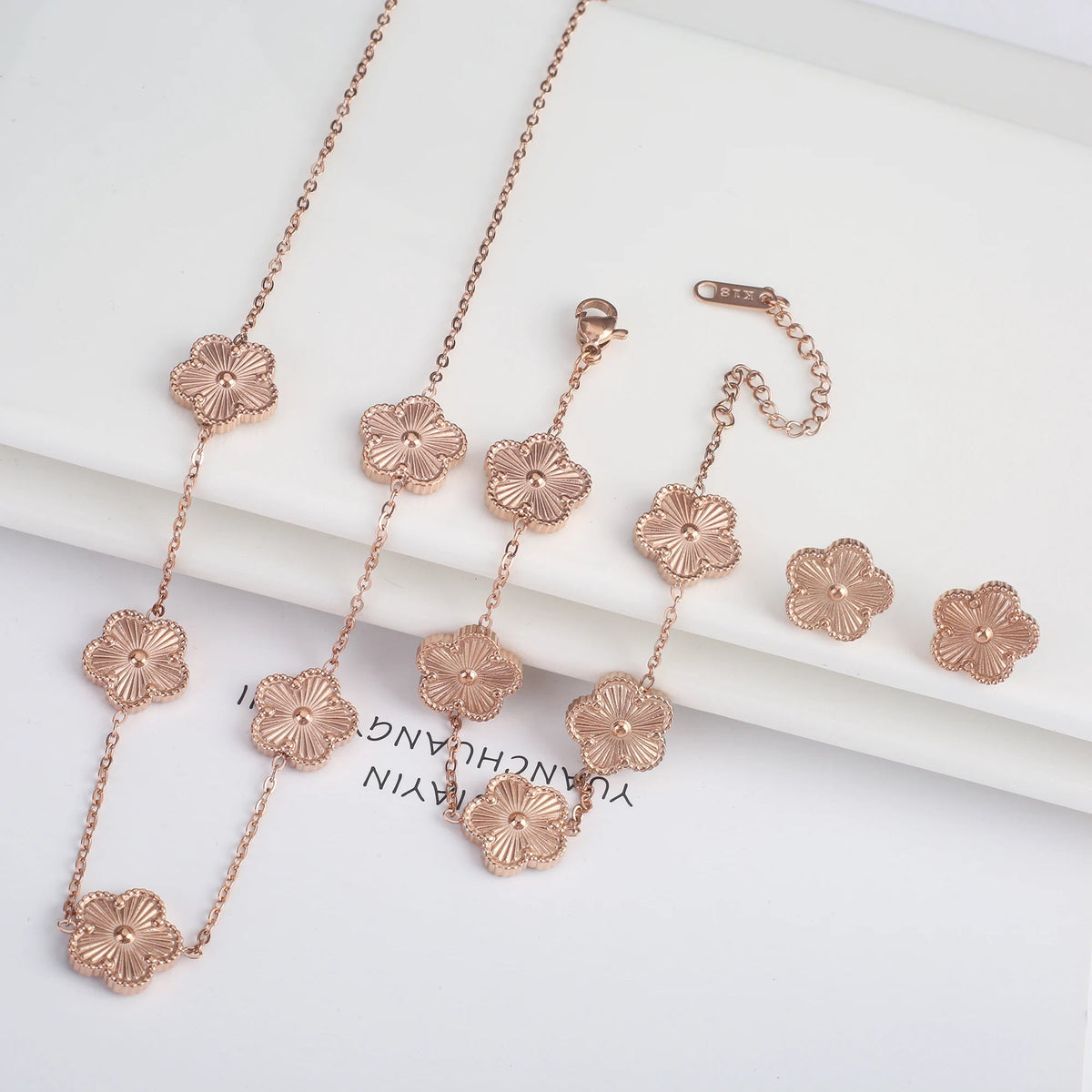 Simple 316L Stainless Steel Flower Five Leaf Necklace Bracelet Earrings 18K Gold Plated Jewelry Set For Women Girl Gift Clover Volleria