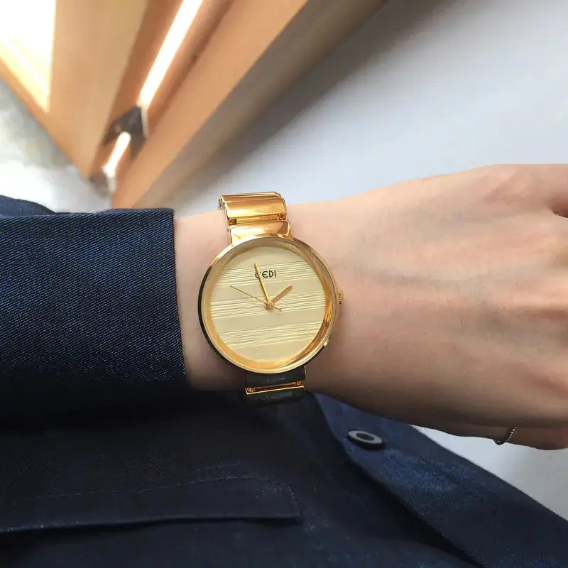 Volleria Elegant Gold Minimalist Volleria