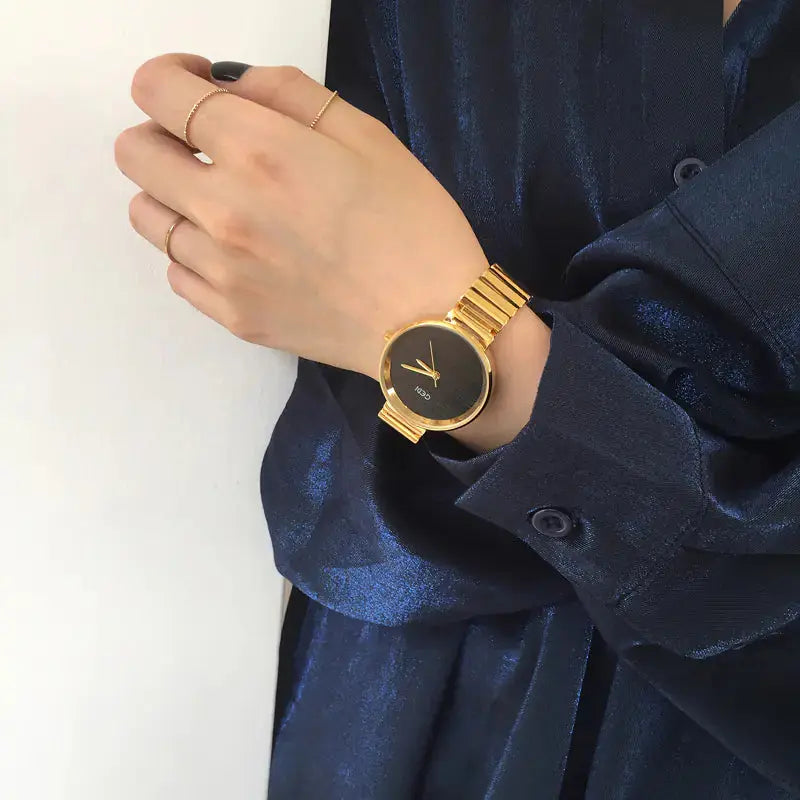 Volleria Elegant Gold Minimalist Volleria