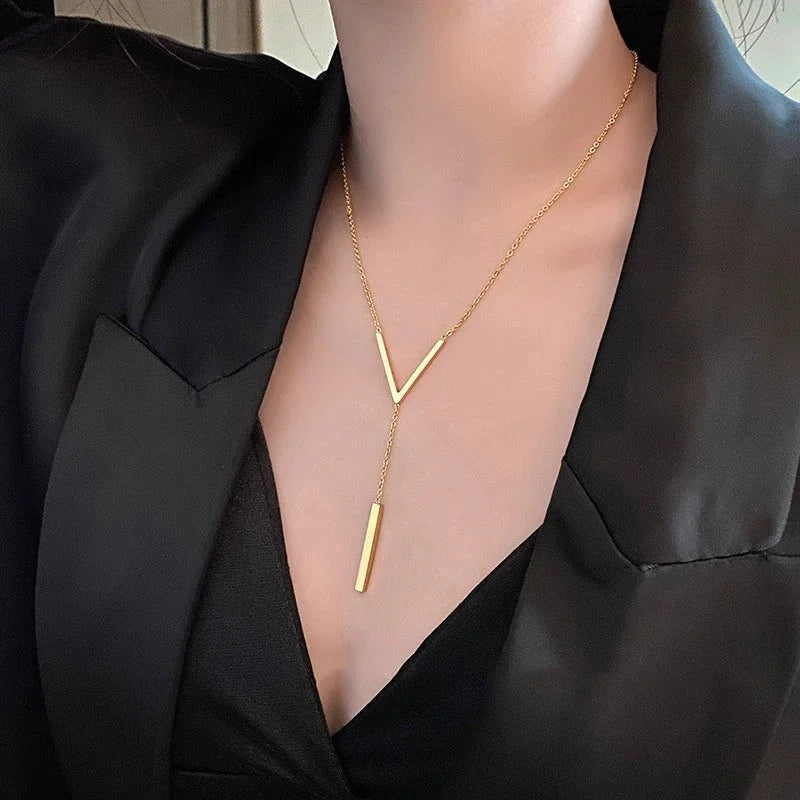 V-Shaped Necklace Volleria