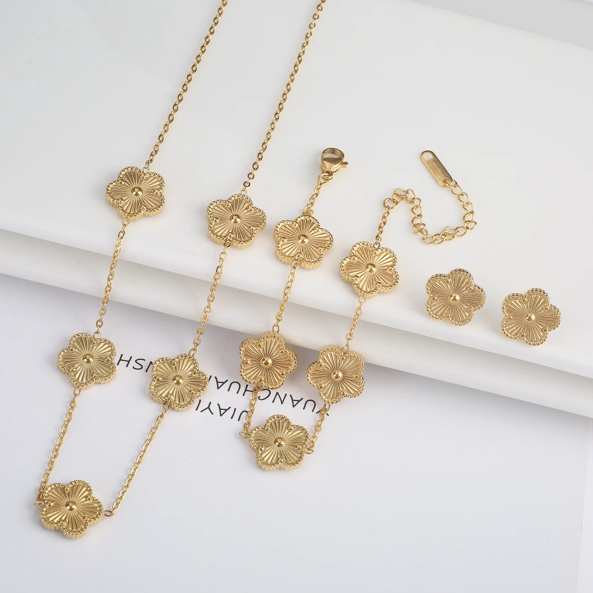 Simple 316L Stainless Steel Flower Five Leaf Necklace Bracelet Earrings 18K Gold Plated Jewelry Set For Women Girl Gift Clover Volleria